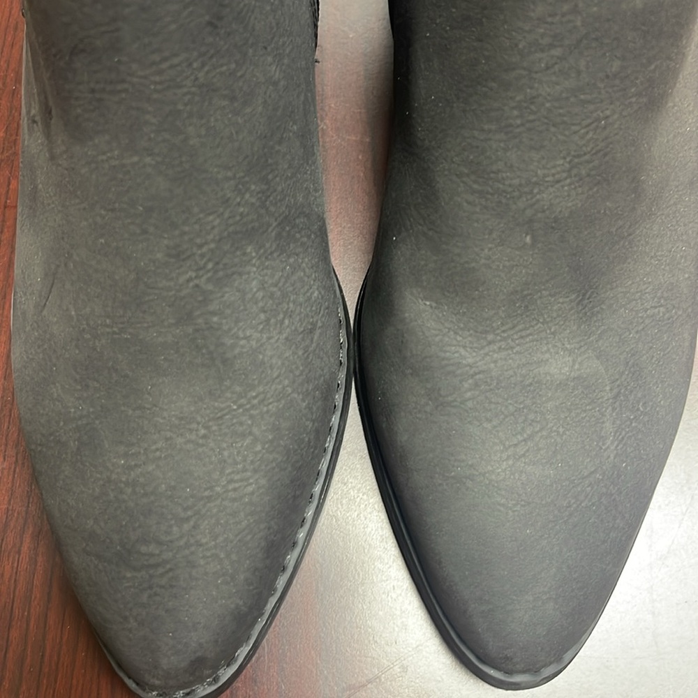 NWT Del Mar Shoes, Color Metal/Charcoal - Picture 2 of 8